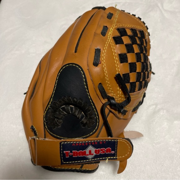 McGregor Other - MacGregor 95170 T200 10” Youth T-Ball Baseball Glove